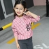 Cô gái áo sơ mi mùa xuân và mùa thu 2018 mới dài tay Hàn Quốc phiên bản của trẻ em lớn sọc áo sơ mi trong áo dài bông hoang dã