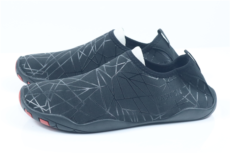 Zh-169 BlackBroken code Pick up the leak Running shoes Upstream shoes Parenting outdoors Barefoot Running shoes Quick drying Wading Hiking shoes lovers Diving shoes