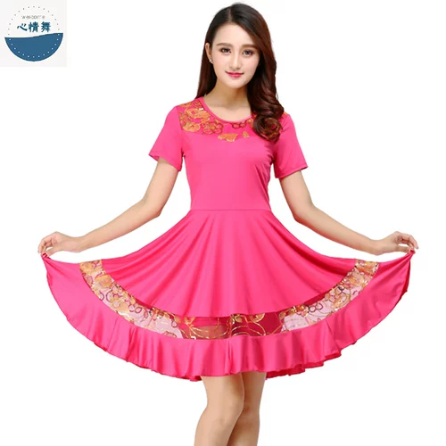 Летнее платье, танцующая юбка, короткий рукав, для среднего возраста