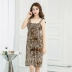 Sling váy là băng mỏng lụa nếp gấp lỏng nightdress tươi rộng dây đeo vai bãi biển váy sexy Slim vẻ đẹp trở lại dịch vụ nhà đầm cho người trung niên Đêm đầm