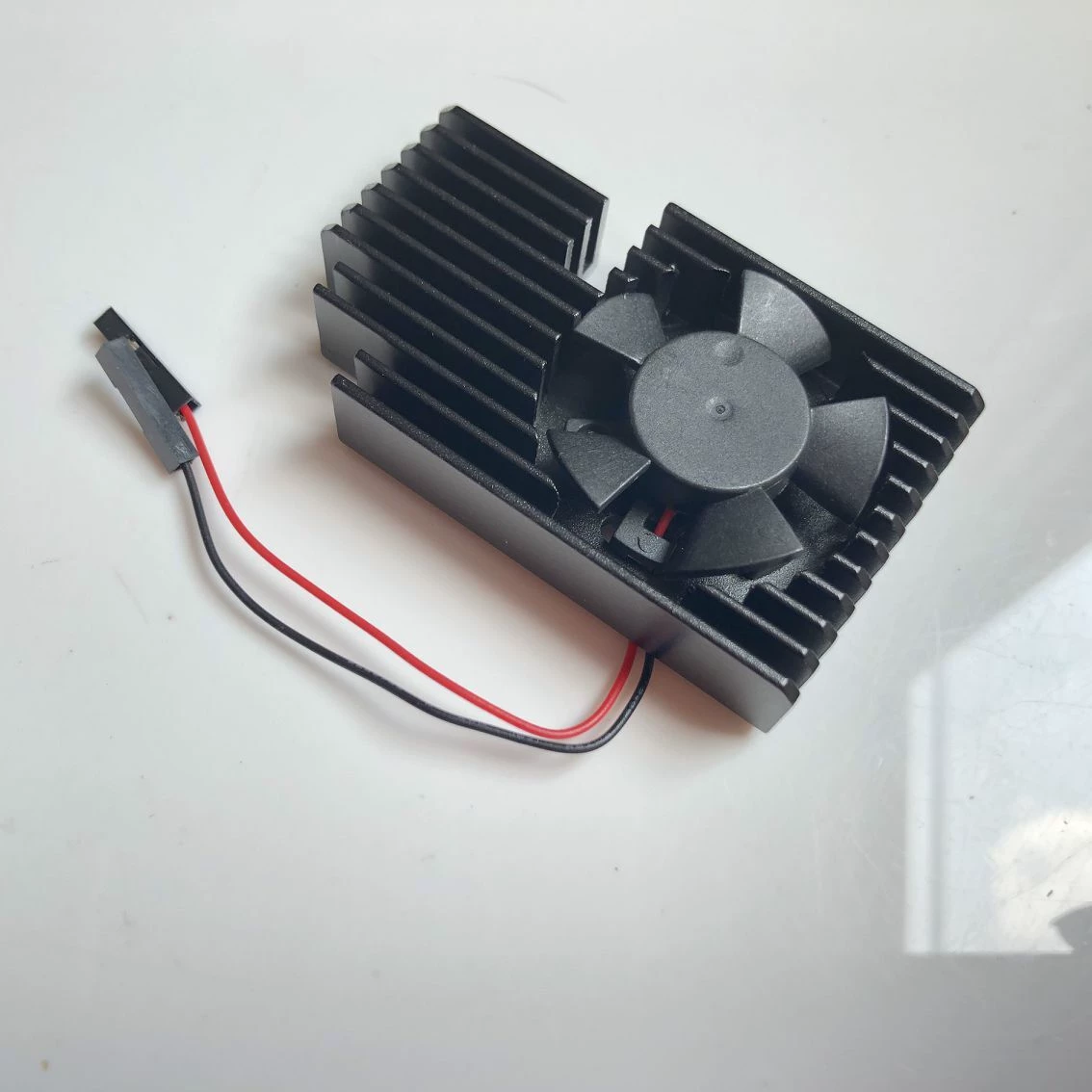 Raspberry Pi metal 4th generation shell Raspberry Pi 4th generation B+red and white shell 4B heat sink