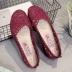 Mùa hè cũ Bắc Kinh giày vải của phụ nữ lưới thoáng khí giày phẳng giản dị hollow mẹ giày thấp để giúp non-slip phụ nữ mang thai peas giày giày đi học nữ Giày cắt thấp