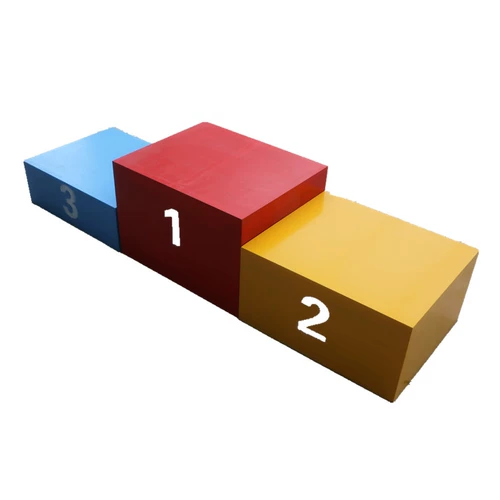 Детская стальная сталь и деревянная соревнования по подиумам может быть награждена спортсменной легкой атлетикой, чтобы установить размер