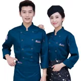 Крупная одежда с длинной осенней и зимней одеждой отель отель отель