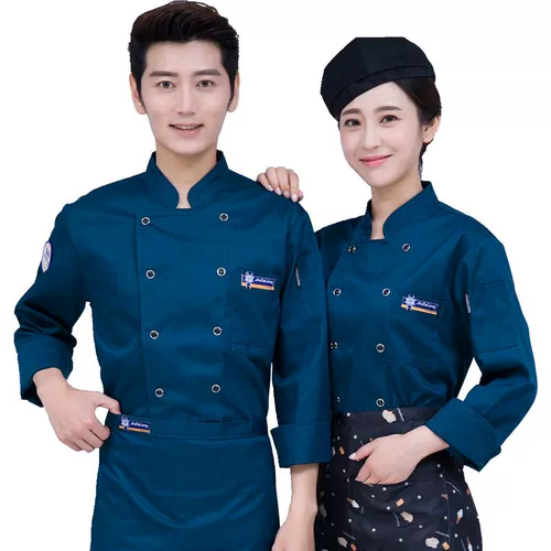 Крупная одежда с длинной осенней и зимней одеждой отель отель отель