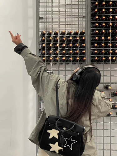 Вместительная и большая сумка на одно плечо, сумка через плечо, рюкзак, коллекция 2023, в корейском стиле, с вышивкой