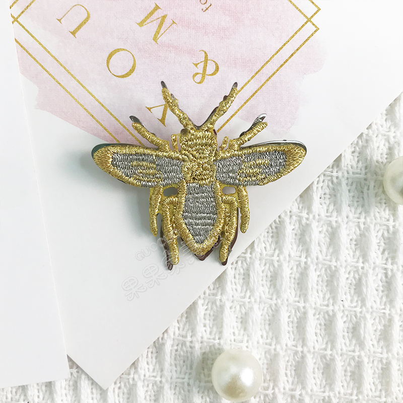 Dior Dior Counter Gift Golden Bee Brooch Simple Fashionable Beautiful Atmosphere Gift Bag