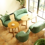 Кофейня и магазин одежды сети сети с сетью