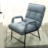 Комфортный диван, кресло, ноутбук для домашнего использования для отдыха