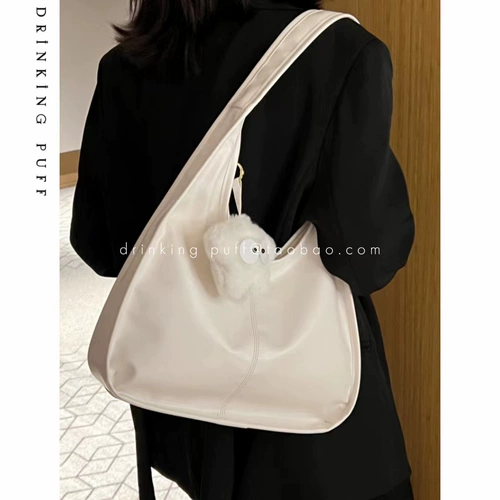 Вместительная и большая небольшая сумка подмышку, 2023