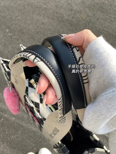 Демисезонная модная вместительная и большая сумка на одно плечо, коллекция 2023