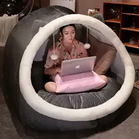 Темно -серой