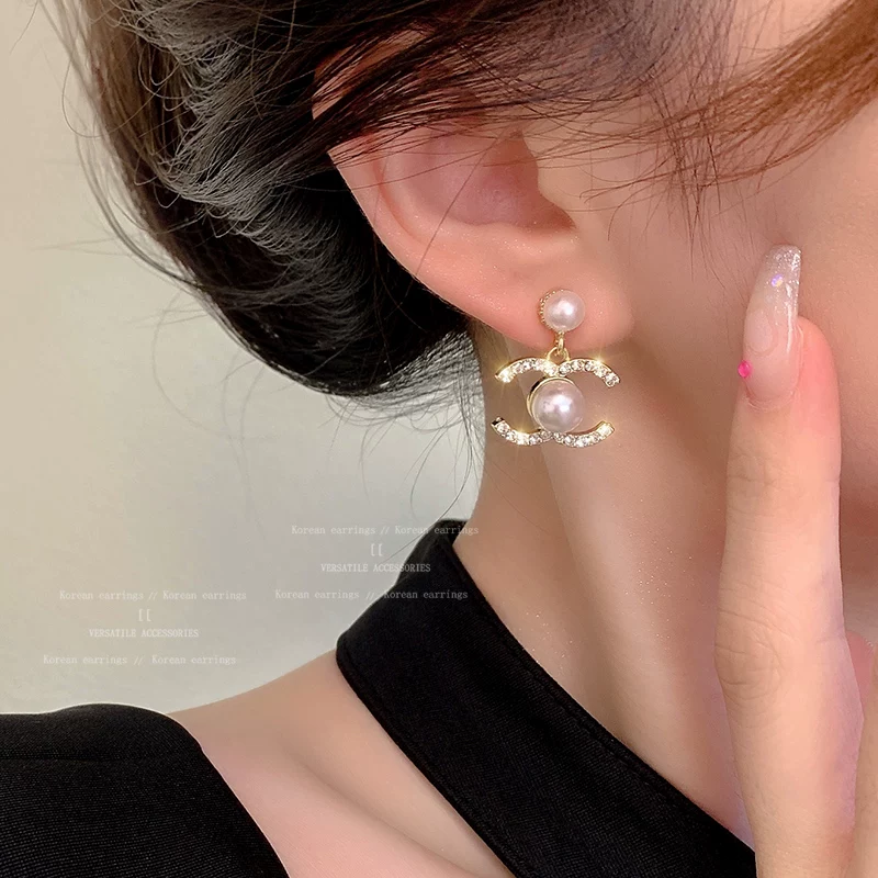 Серьги из жемчуга цветы Ля Chanel, стиль Chanel, высококачественный стиль, стиль легкого люкса