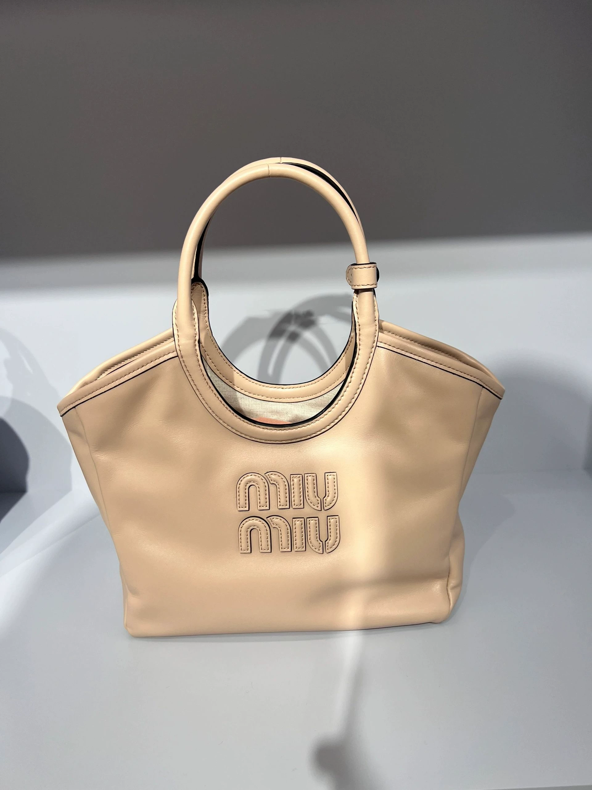 Miumiu, кожаная сумка через плечо, ручная сумка