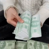 Бумажное полотенце в долларах США, креативная туалетная бумага в долларах, забавное развлечение, бумажное полотенце, красивый нож, деньги, бумажное полотенце, деньги, туалетная бумага