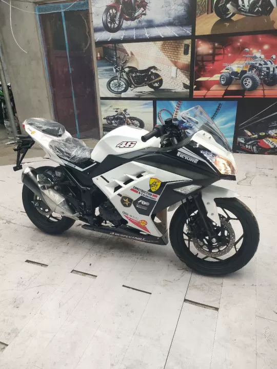 Кавасаки Маленький Ниндзя Горизонт Лаrге S250CC350/400 Двухцилиндровый Водяное Холодное Холодное Гонка тяжёлый локомотив моторное топливо мотоцикл