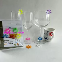 Светло-желтый