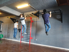 Брусья 可延伸 墙体单杠 攀爬架 悬吊带架 Lt