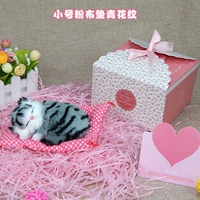 Маленькая __ розовая подушка ткани синяя узор спящая кошка -подарочная коробка