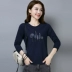 Áo sơ mi đẫm máu của mẹ Áo thun cotton dài tay cộng với phân bón XL Quần áo mùa thu của phụ nữ bên ngoài mặc quần áo cho người trung niên Quần áo của mẹ