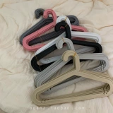 Пластиковая универсальная вешалка для домашнего использования