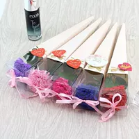 Подарочная коробка гвоздика (смешанный цвет)