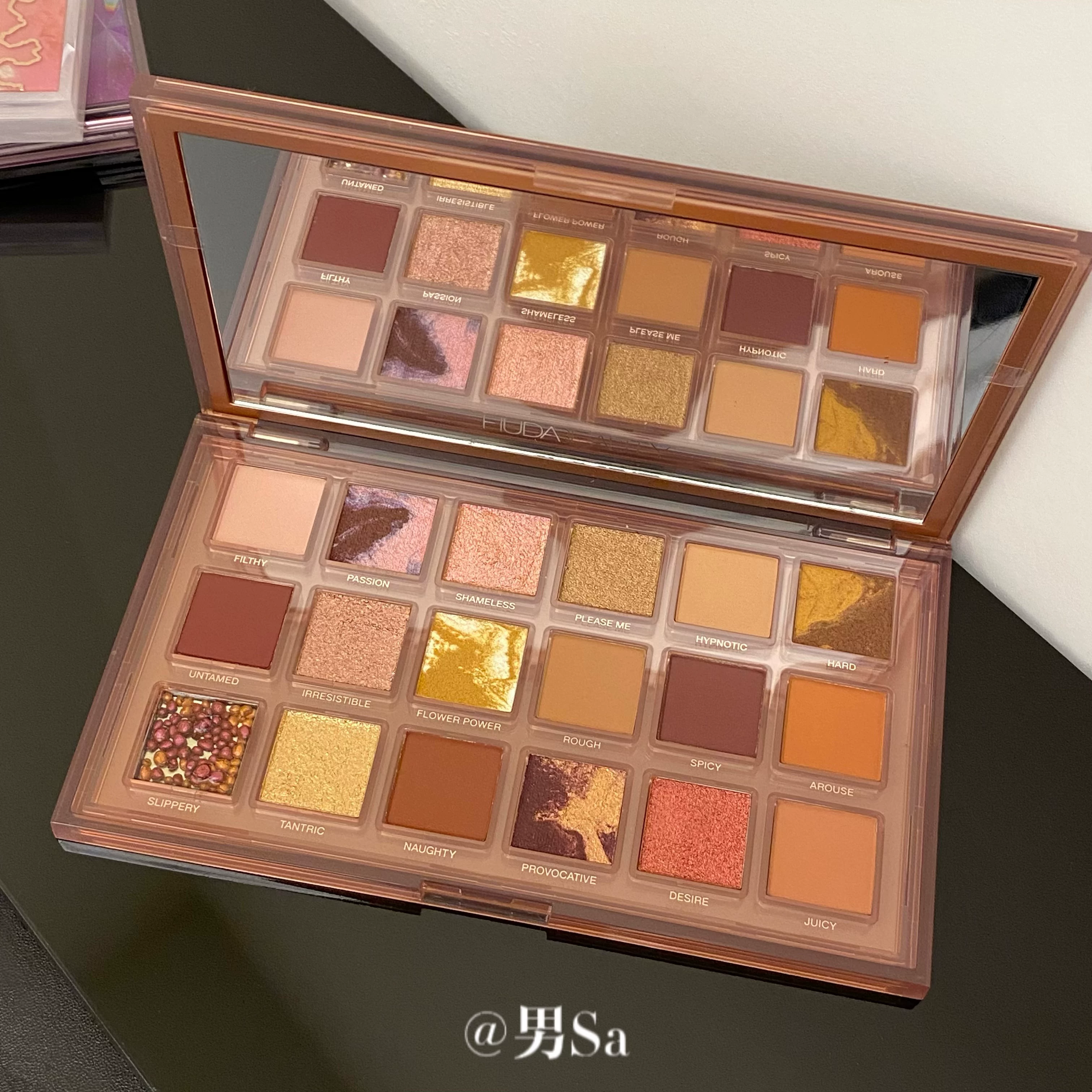Палетка теней для век Spot HUDABEAUTY18 цвета: Меркурий ретрограде/полярный день роза/обратная роза