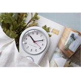 Южная Корея MJK Простые творческие кухонные часы часы часы часы личные тревоги -Релюдиратор Quartz Clock Mini маленькие висящие часы
