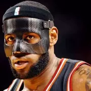 Mặt nạ bảo hộ thể thao cho vận động viên chống chấn thương mặt khi va chạm