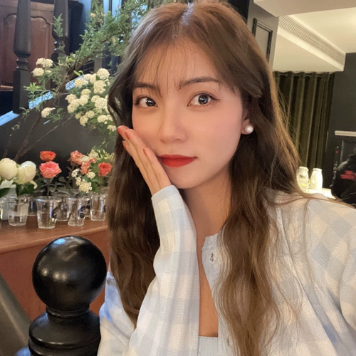 Брендовые серьги из жемчуга, коллекция 2023, популярно в интернете, яркий броский стиль