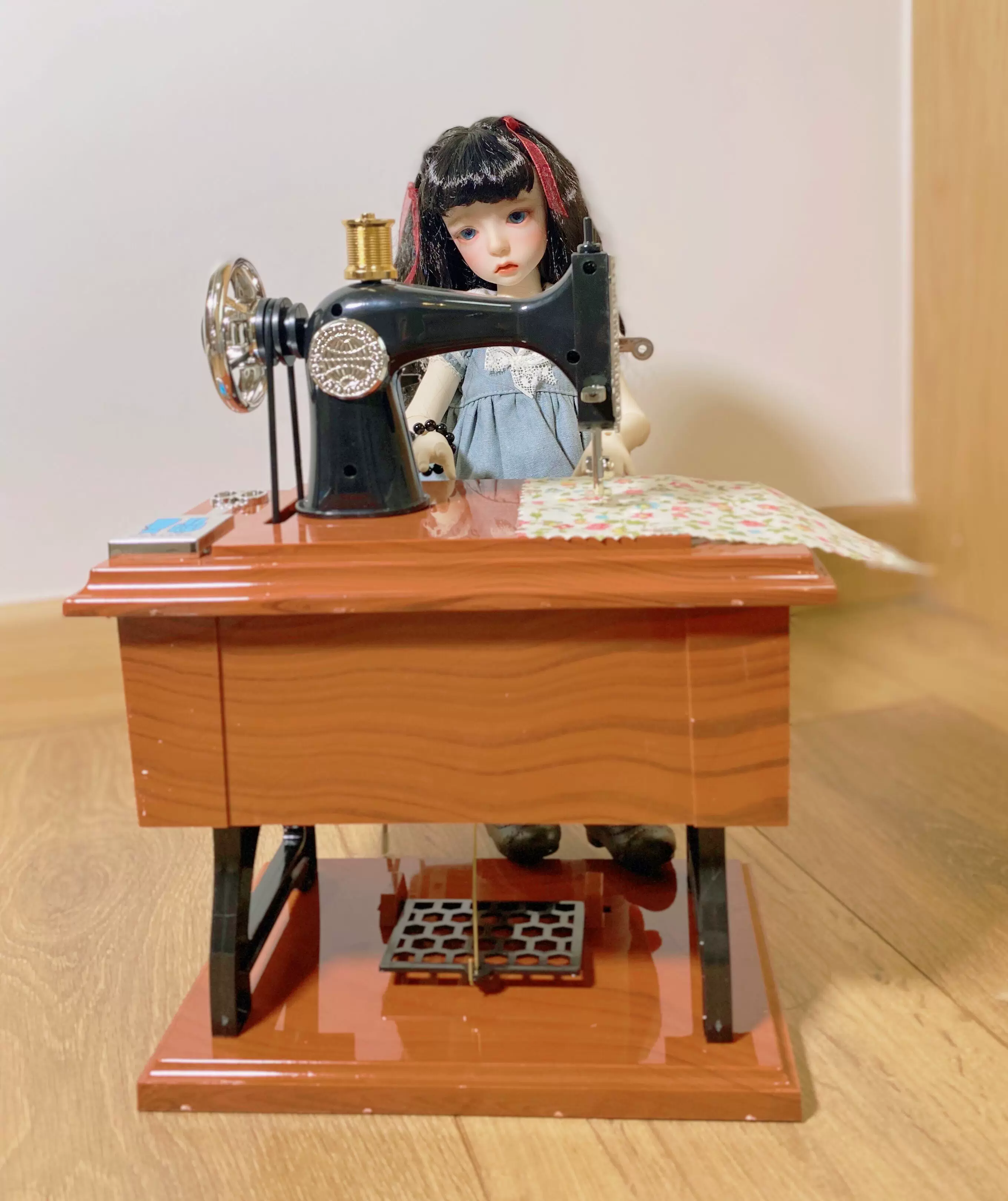 [KKF] BJD imitation sewing machine 4 точек и 6 точек, двойной размер двойной размер, мини-музыкальная коробочка, мебель для фотосъемки