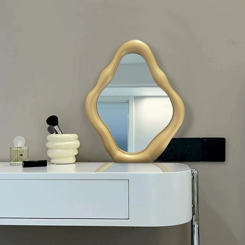 Нордическое минималистское чужое заправка