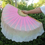 Двойной поклонник танца двойной двухпонентный.