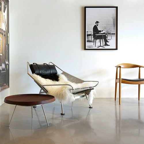 Северный балкон -балкон датский диван -стул одно повседневное кресло простая дизайнерская мебель на открытом воздухе.