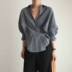 Liangliang nhà mới của Hàn Quốc chic đa năng ve áo gấp kết cấu chéo thiết kế bất thường dài tay áo phụ nữ áo sơ mi vải lụa Áo sơ mi