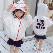 Trẻ em mặc 2018 cô gái mới với mui xe quần áo chống nắng cô gái áo khoác ngoài trời điều hòa không khí áo sơ mi chống uv thở mỏng quần áo