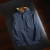 Không có nếp nhăn và mặc nóng có thể được mặc ở giữa áo khoác dài trùm đầu hai lớp màu áo khoác không thấm nước