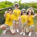 Gia đình cha mẹ và con của một gia đình bốn người 2019 mới trang trí nhà sóng cho bé trai và phụ nữ thể thao mùa hè - Trang phục dành cho cha mẹ và con Trang phục dành cho cha mẹ và con