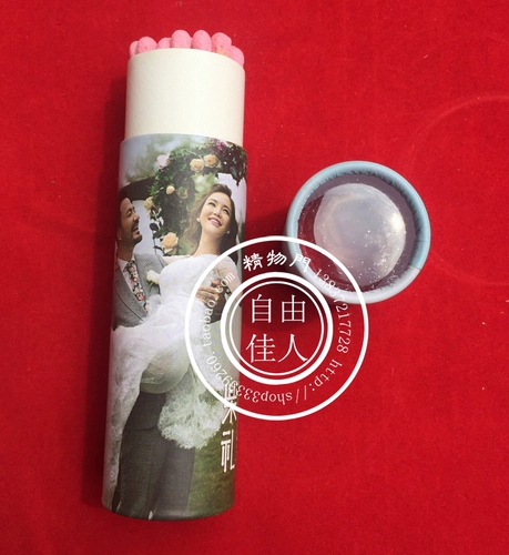 Свадебные подарки празднуют сватовство, индивидуальное совпадение с рекламой, коммерческий матч с бочкой с бочкой для свадьбы.