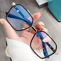 Блестящее черное золото