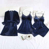 Четырех -купая золотая бархатная вода -Совретельно