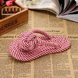 Игрушка, тапочки, спортивная обувь, домашний питомец