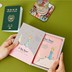 Hàn Quốc chính hãng 7321 minh họa thời trang hoàng tử nhỏ PU hộ chiếu du lịch cầm tay hộ chiếu ngắn gói tài liệu bao bọc tài liệu Túi thông tin xác thực