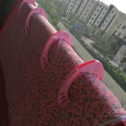 Сушилка, простыня, очень большое мощное одеяло, ветрозащитные щипцы кухонные, фиксаторы в комплекте, увеличенная толщина