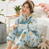 Pyjama mùa đông dày lông cừu san hô ấm mùa thu và mùa đông flannel có thể được mặc bên ngoài dịch vụ gia đình cộng với phân bón XL phù hợp bộ đồ ngủ nhung đẹp Bên ngoài ăn mặc