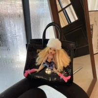 Черная белая шапка, юбка