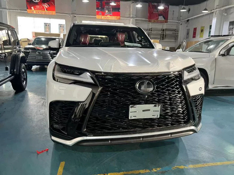 Для Lexus LX600 обновлённый спортивный пакет LX600 средняя сеть новая передняя часть LX600 решётка противотуманной фары