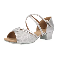 Серебряные блестки для ногтей