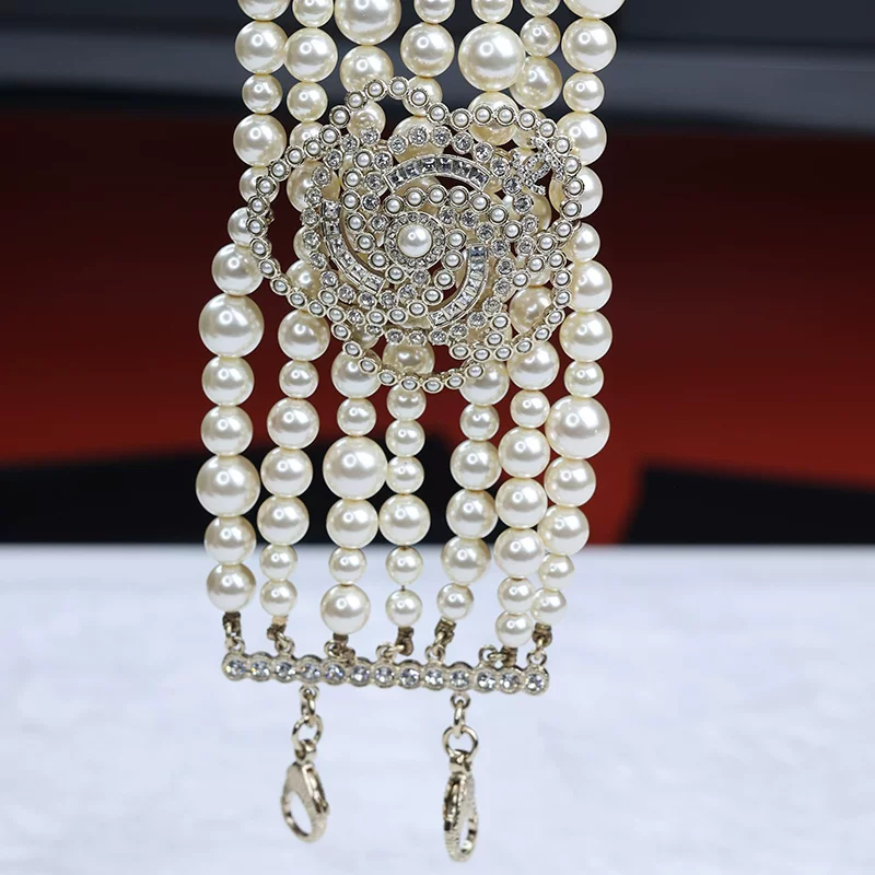 CHANEL Chanel Pearl Mountain Camellia Multi -Pearl Bracelet Drills a new and unused