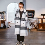 Áo khoác len mùa đông kẻ sọc phiên bản Hàn Quốc 2018 mới cao khí lạnh nữ mùa thu và mùa đông len phổ biến áo dài phổ biến - Áo Hàn Quốc